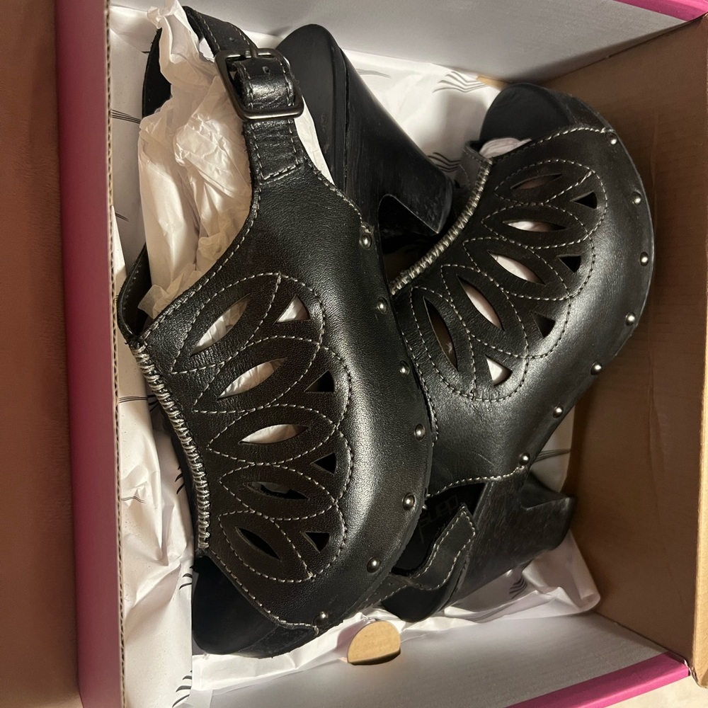 Dansko Black Sandals with Chunky Heel and Woven Design from the Walking Shoe Co. - Picture 7 of 12
